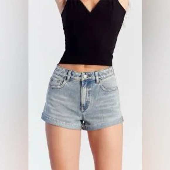 PacSun Mom Shorts | Size 29 Classic blue wash denim. - Picture 2 of 13